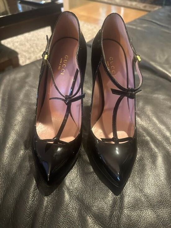 Gucci Shoes - Gucci Beverly T-Strap Black Patent Leather Stiletto Heel Pumps New! Size 36 / 6